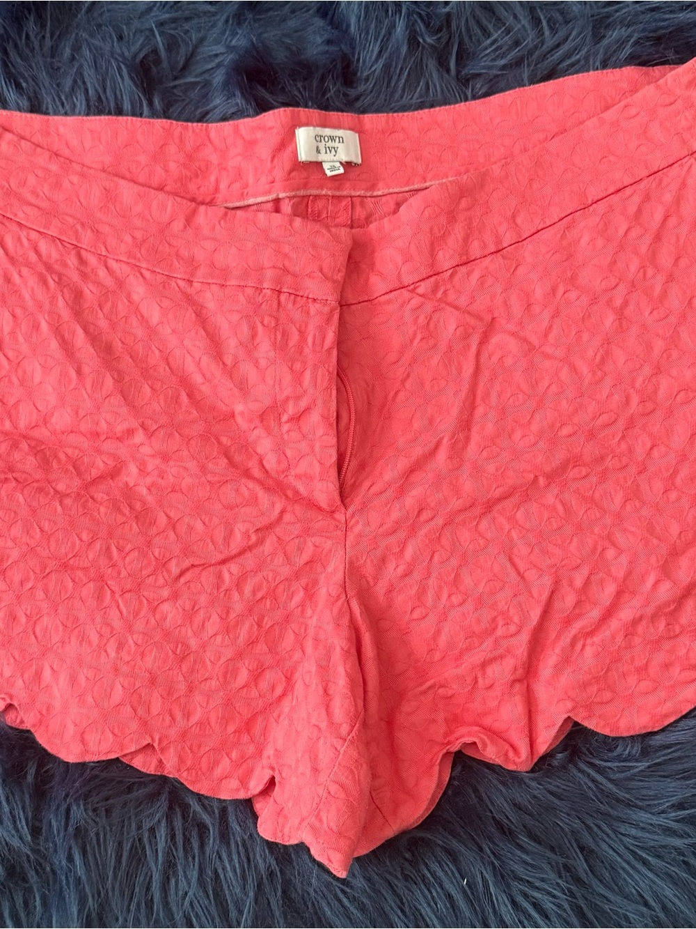☀️2/$25 crown & ivy Coral Scallop-Edge Textured Shorts